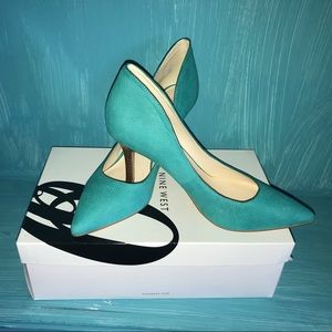 Nine West teal 3.5” pebbled leather suede pumps